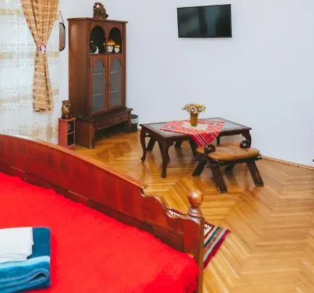 Casa Vinco Vici 2* 图尔达