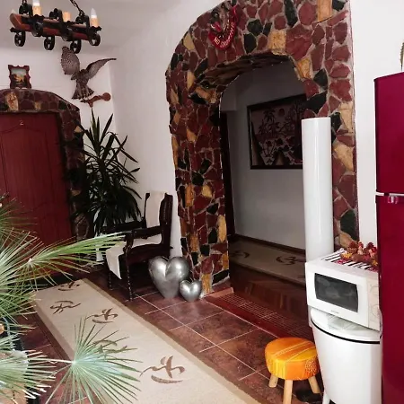 Casa Vinco Vici 2* 图尔达